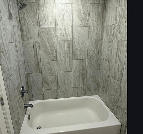 5th image of 219 Candelaria Rd NW #D-a