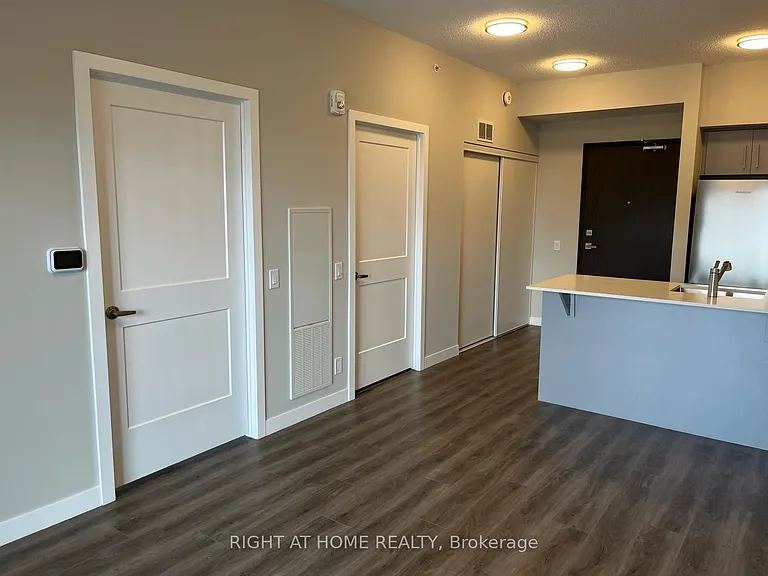 15 Queen St S #1713 — Photo 1