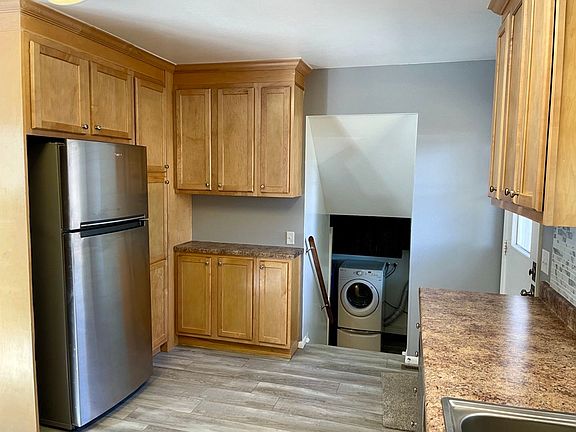 3rd image of 1312-14 Darby St #3B-2BA-1685SQFT