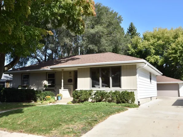 7291 West Cody CIRCLE, Milwaukee, WI 53223