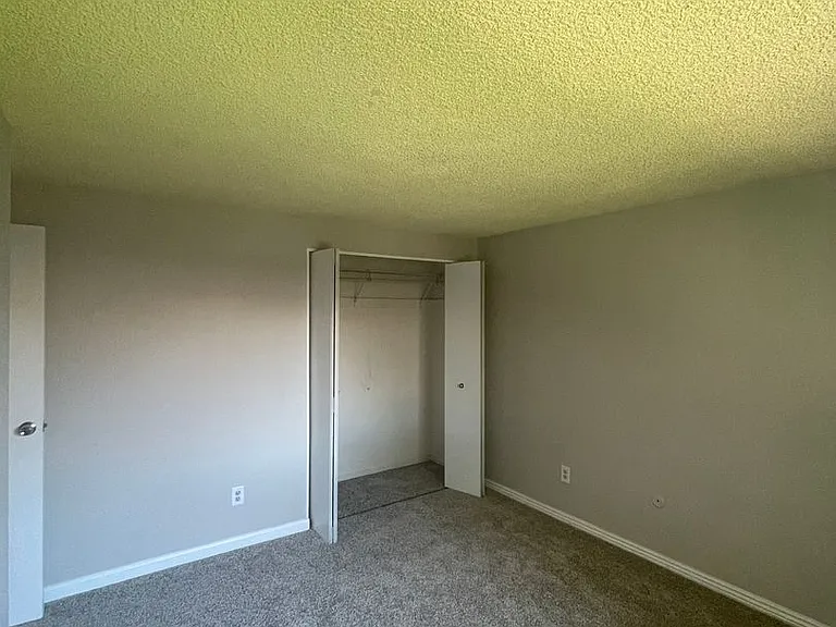 1179 S Troy St — Photo 15