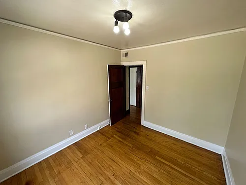 4720 N 37th St. (8 Unit) Photo 1