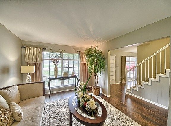 2nd image of 3619 Colony Dr
