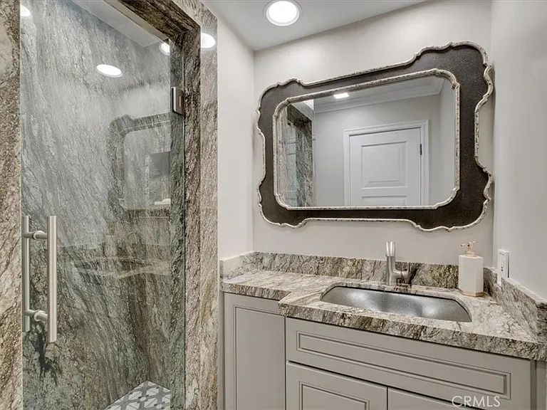 2808 W Oceanfront — Photo 19
