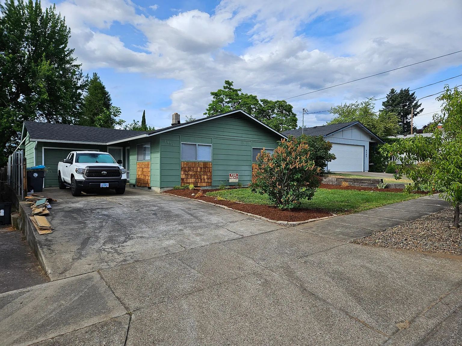 2101 Hill Way — Photo 2