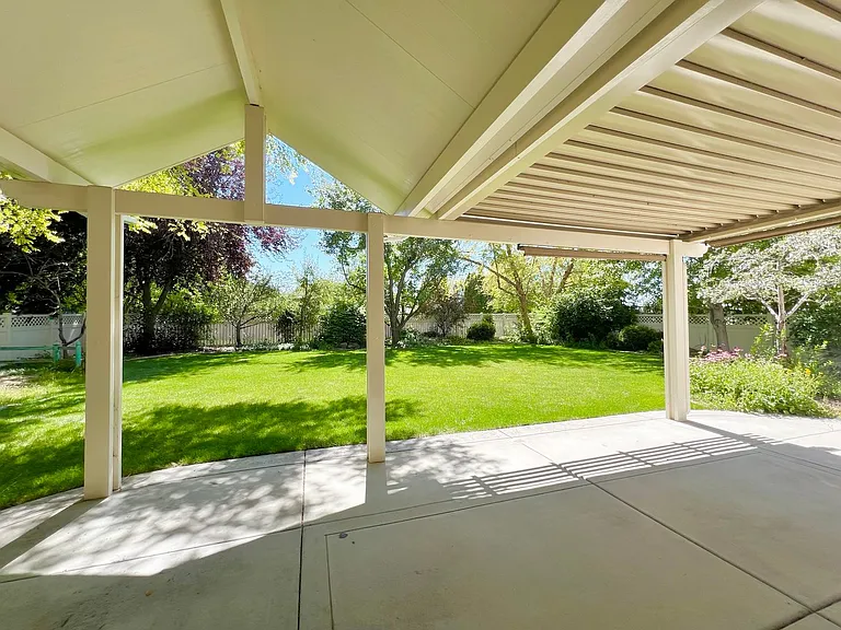 2285 W Windchime Dr — Photo 35
