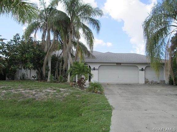 2nd image of 520 SW 21st Ter