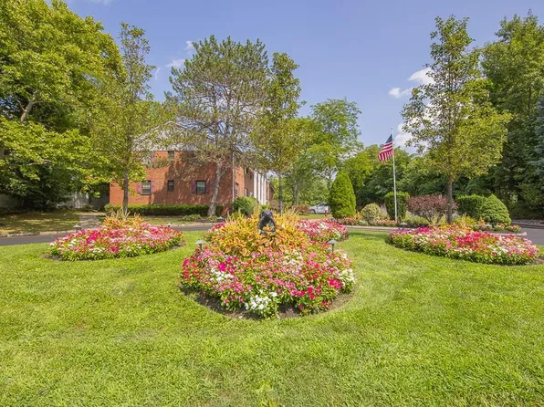 442 Somerset Drive #H, Pearl River, NY 10965