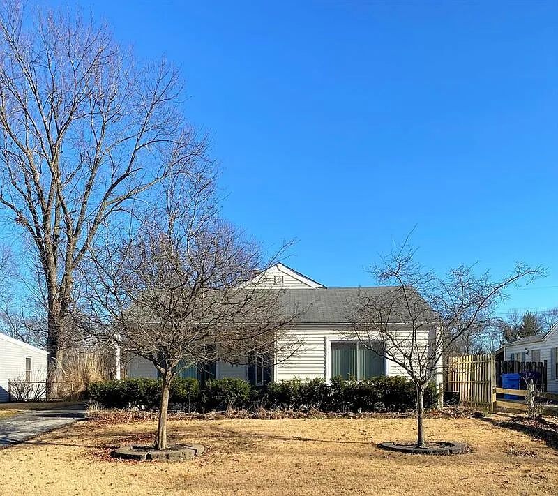 180 Brackleigh Ln photo 1