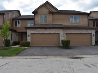 87 Santa Fe Ct, Willow Springs, IL 60480