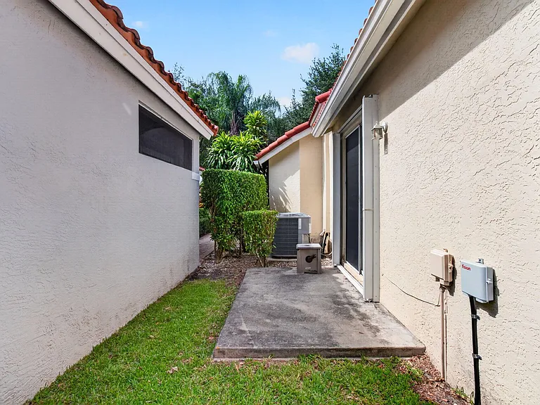 5225 Brookview Dr — Photo 76