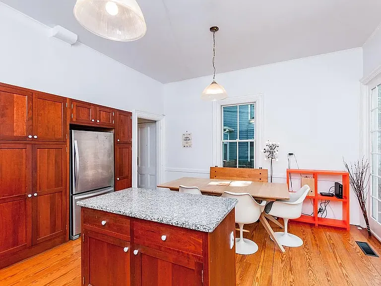 220 Harvard St #1 — Photo 17