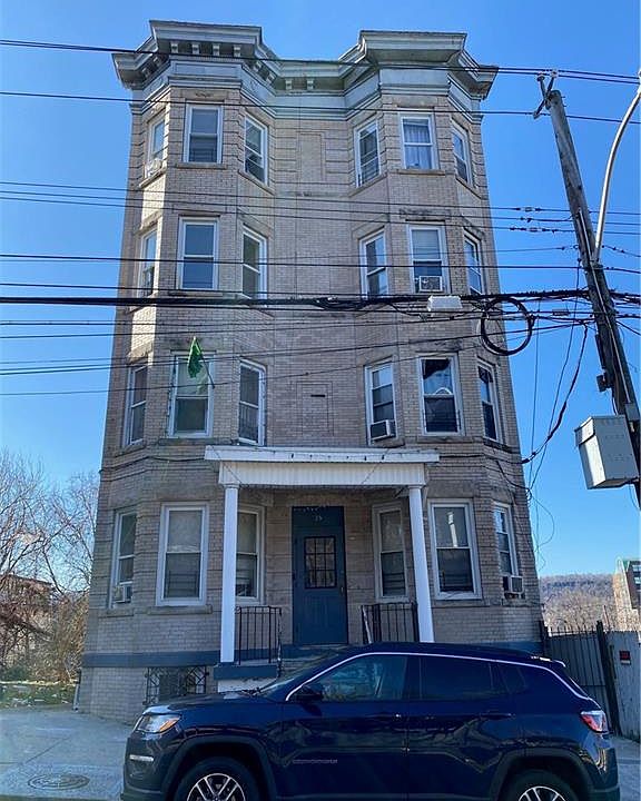1st image of 35 Hawthorne Ave APT 6