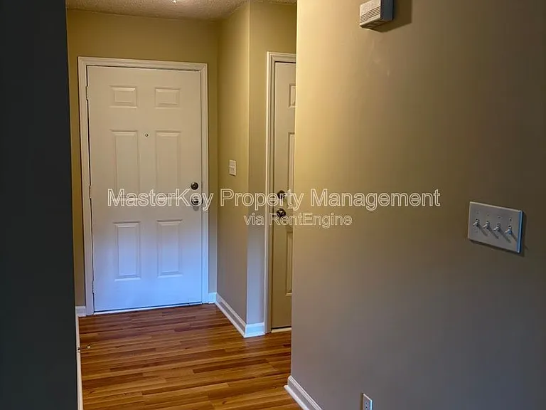 1401 Ravensthorpe Dr — Photo 8