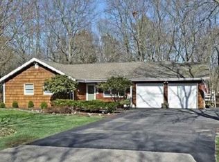 3 Ira Ct, Manorville, NY 11949