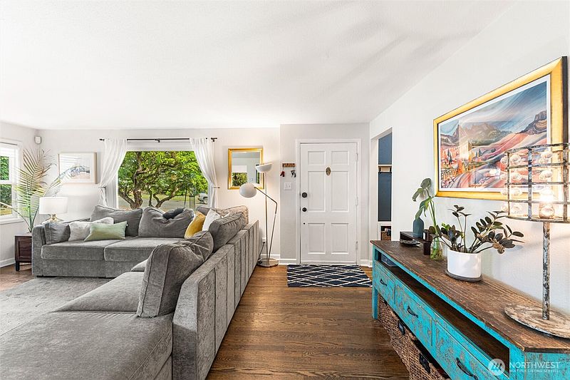 3rd image of 4910 N 25th Street