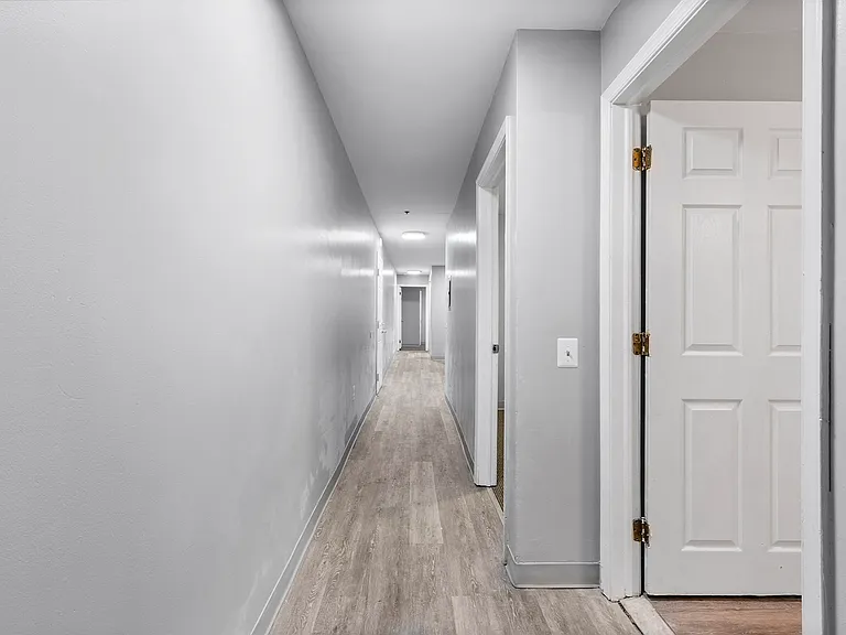 Edgewood Apartments — Photo 12