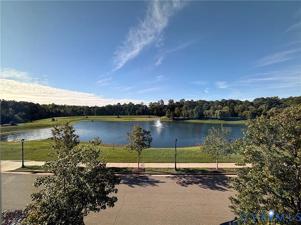 3 bed, 3.5 bath, 2842 sqft, $2,800 — Photo 3
