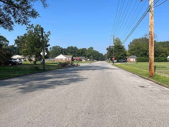 4th image of 4383 E Mallory Ave