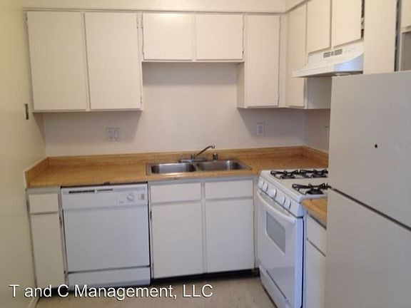 2nd image of 8508 Marquette Ave NE APT 2