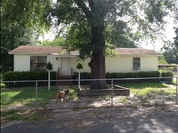106 Creech St, Logansport, LA 71049