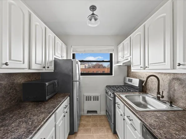20 Shady Glen Court #3A, New Rochelle, NY 10805