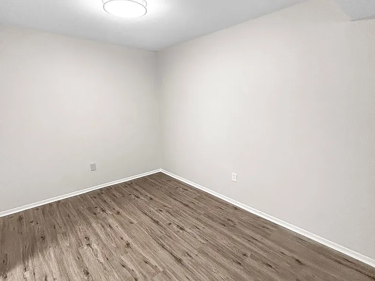 5085 Sanlin Dr — Photo 9