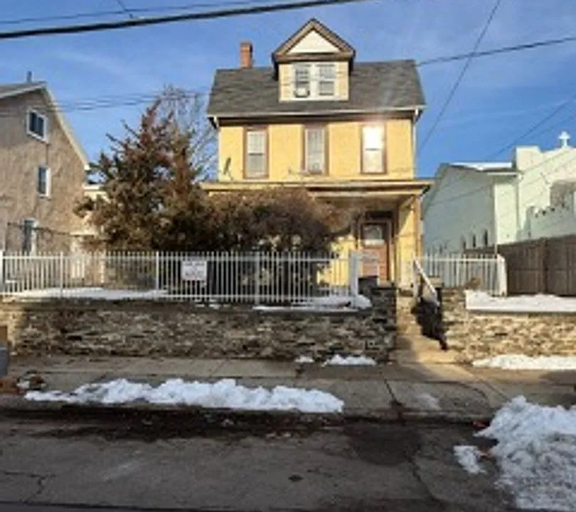 321 E Price St