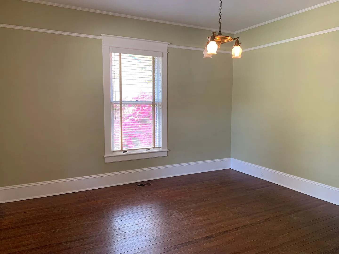 110 N Hilliard St — Photo 3