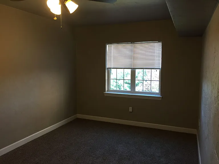 Elm Terrace Apartments — Photo 12