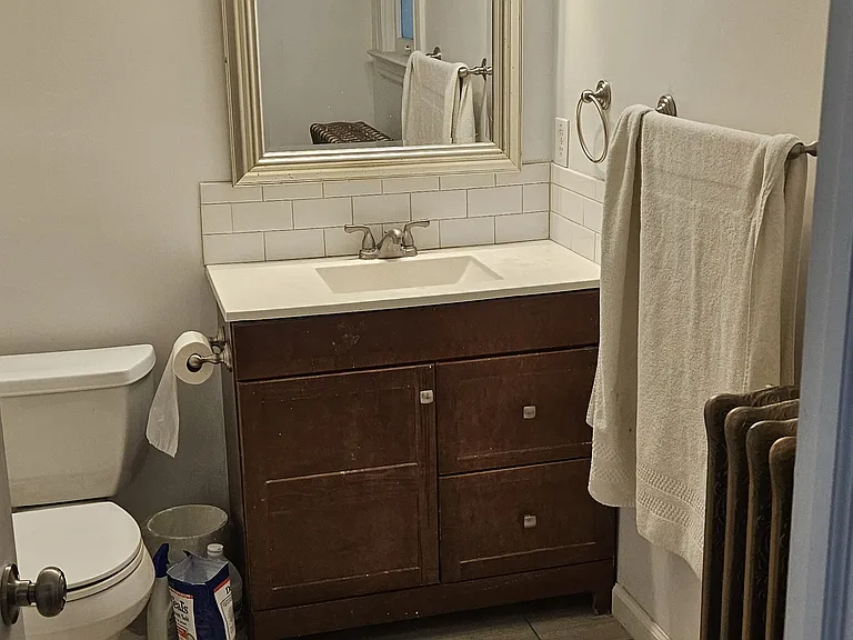 612 W 32nd St — Photo 34