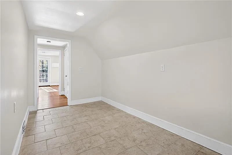 Building Photo - 613 Pelham Rd NE