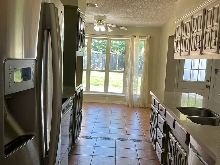 2215 Hunters Gln — Photo 6
