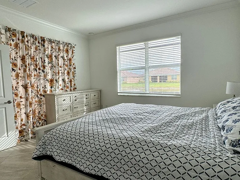 2066 Tamarron Ln — Photo 13