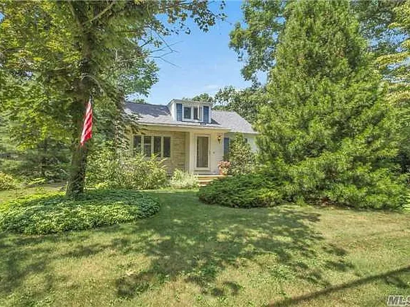 58 Radio Ave, Miller Place, NY 11764