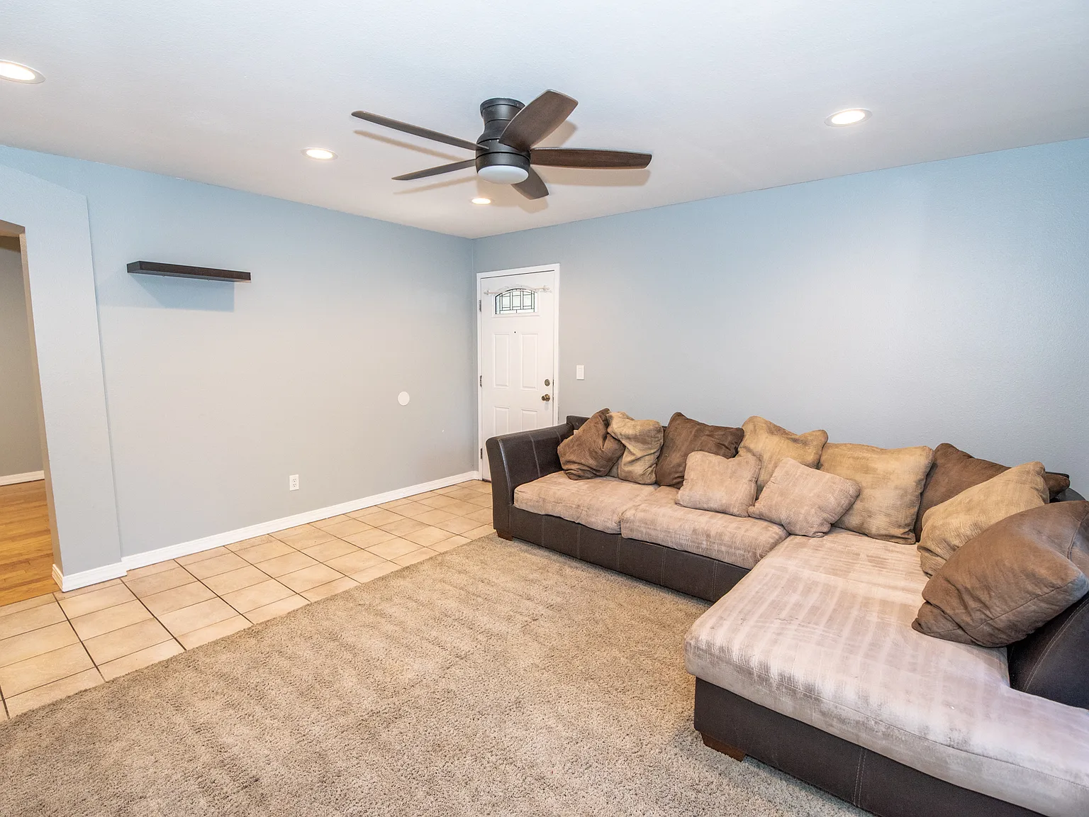 3 bed, 1095 sqft, $825 — Photo 2