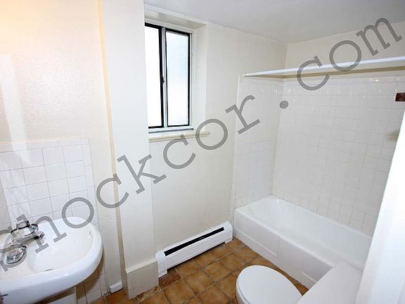 4th image of 2150 N Franklin St APT 105
