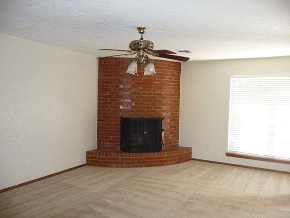 3rd image of 2304 NW 76th St