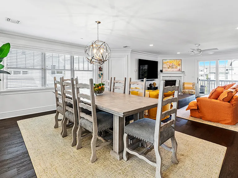 15 Village Green Dr — Photo 2