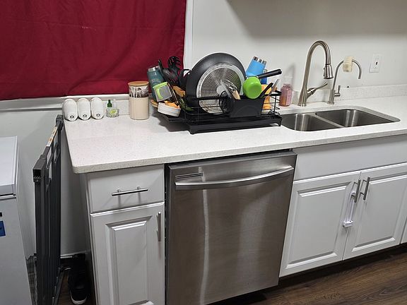 3rd image of 1317 Roosevelt Blvd