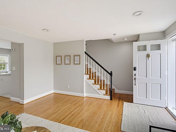 4th image of 326 Stratford Rd