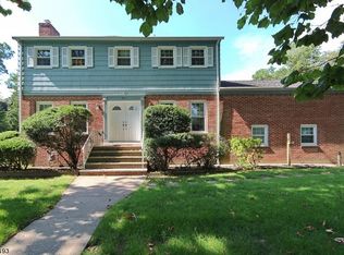 810 W End Pl, Cranford, NJ 07016