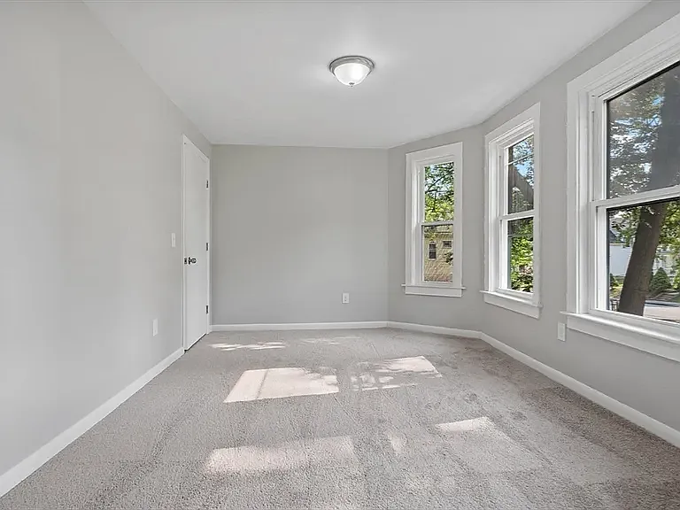 125 Grandview Ave — Photo 9