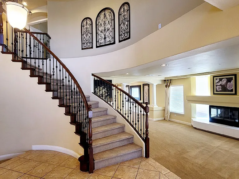 8586 Silver Coast St — Photo 3