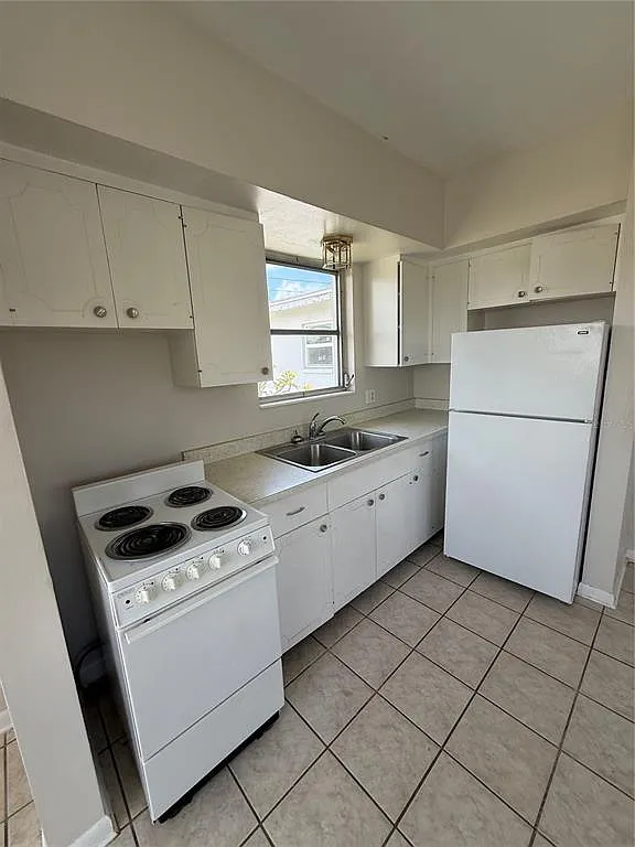Studio, 1.0 bath, 420 sqft, $1,000 — Photo 4