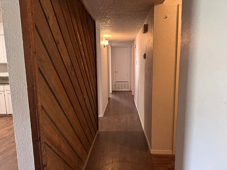 219 Volunteer Dr — Photo 8