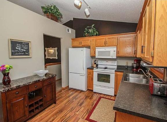 2nd image of 38470 Coventry Dr