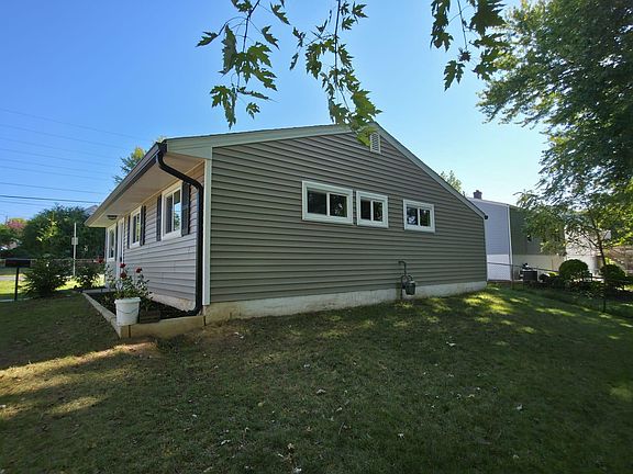 2nd image of 185 Cabbel Dr