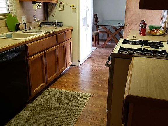 4th image of 5390 Ontario St