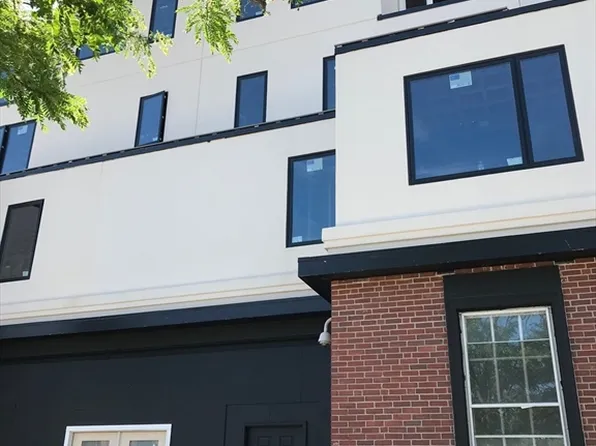 979 Main St #4, Walpole, MA 02081